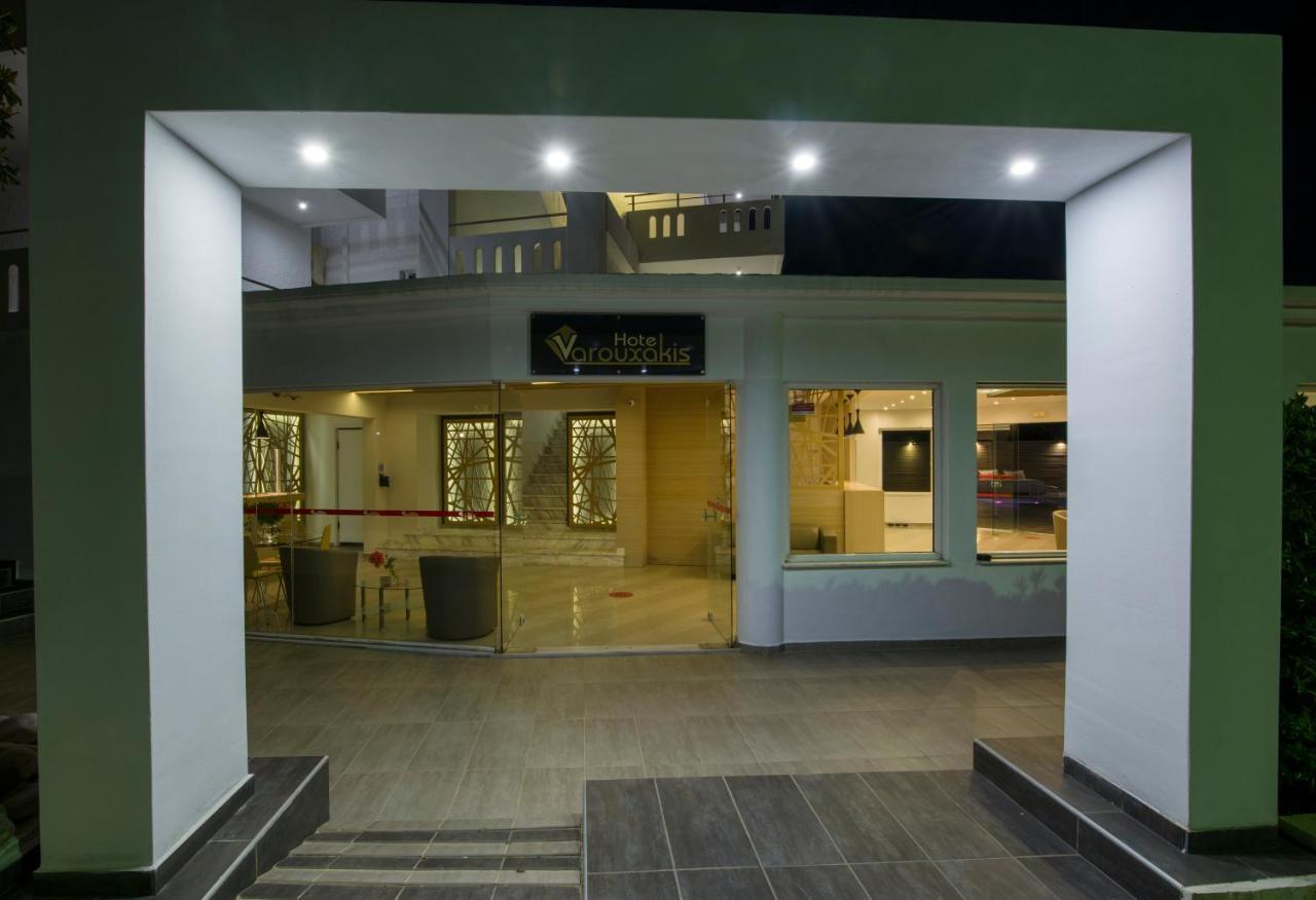 Varouxakis Hotel Platanés エクステリア 写真
