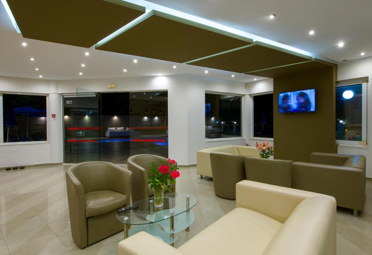 Varouxakis Hotel Platanés エクステリア 写真